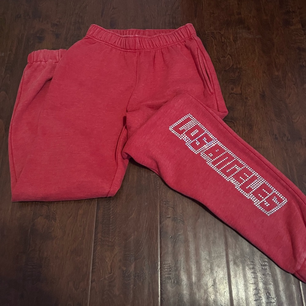 Red wash Los Angeles rhinestone sweats 💕